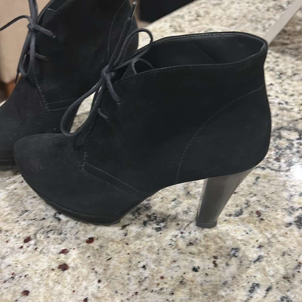 NWOT Paul Green black suede heel 
size 5 1/2.